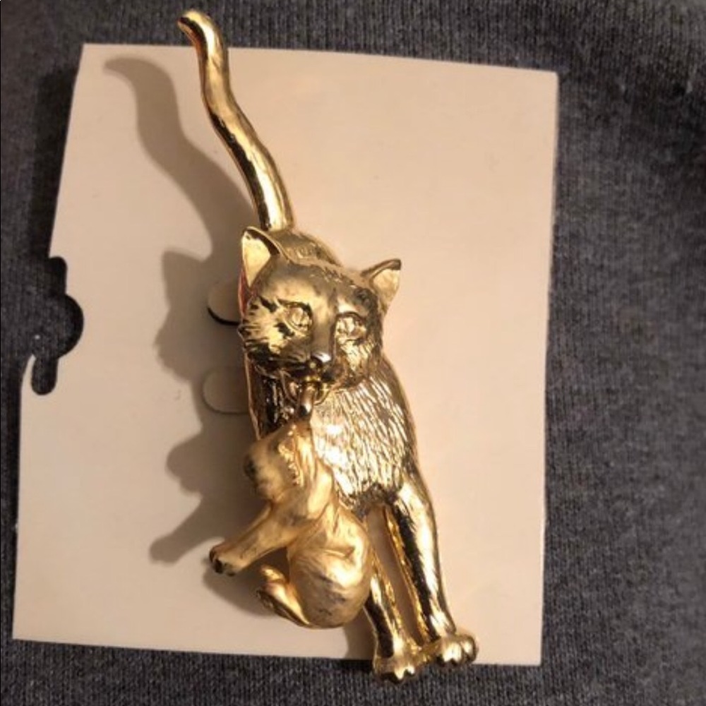 Vintage JJ Jewelry momma cat and baby.